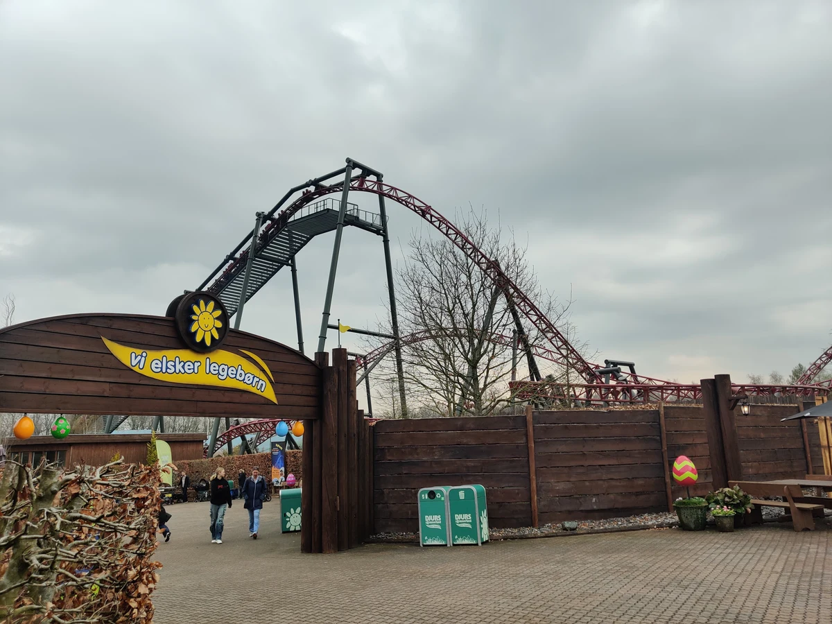Djurs Sommerland - Entrance & Dragekongen