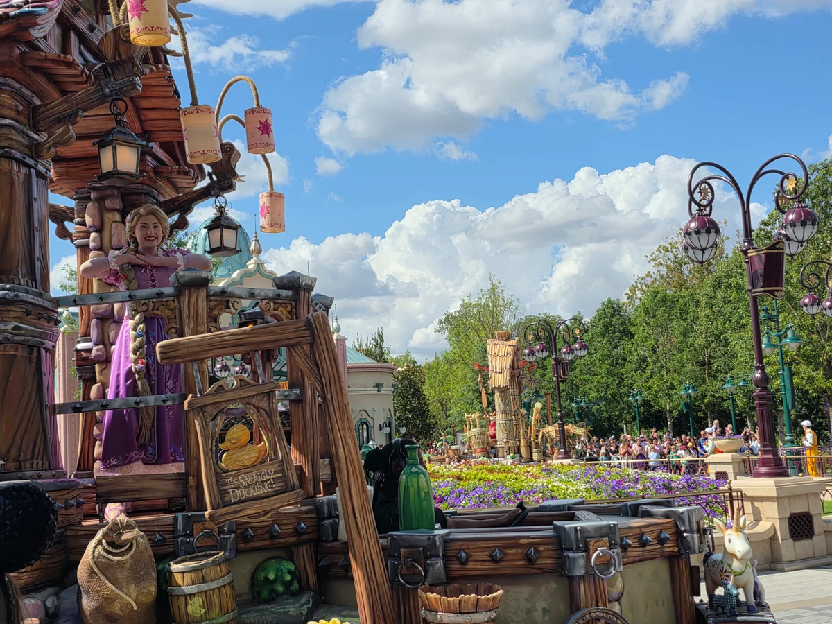 Disneyland Paris - Disney Adventure World - Rapunzel at the Disney Princess Cavalcade