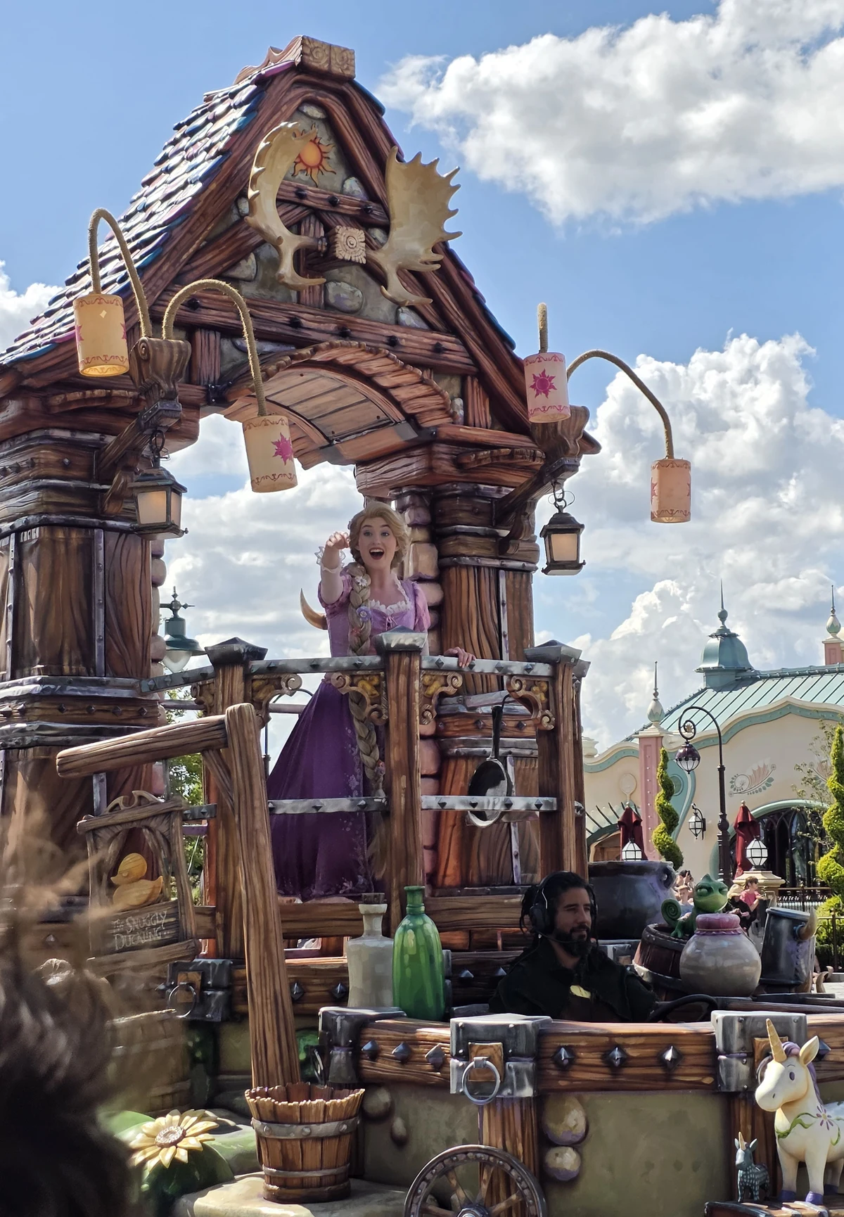 Disneyland Paris - Disney Adventure World - Rapunzel at the Disney Princess Cavalcade