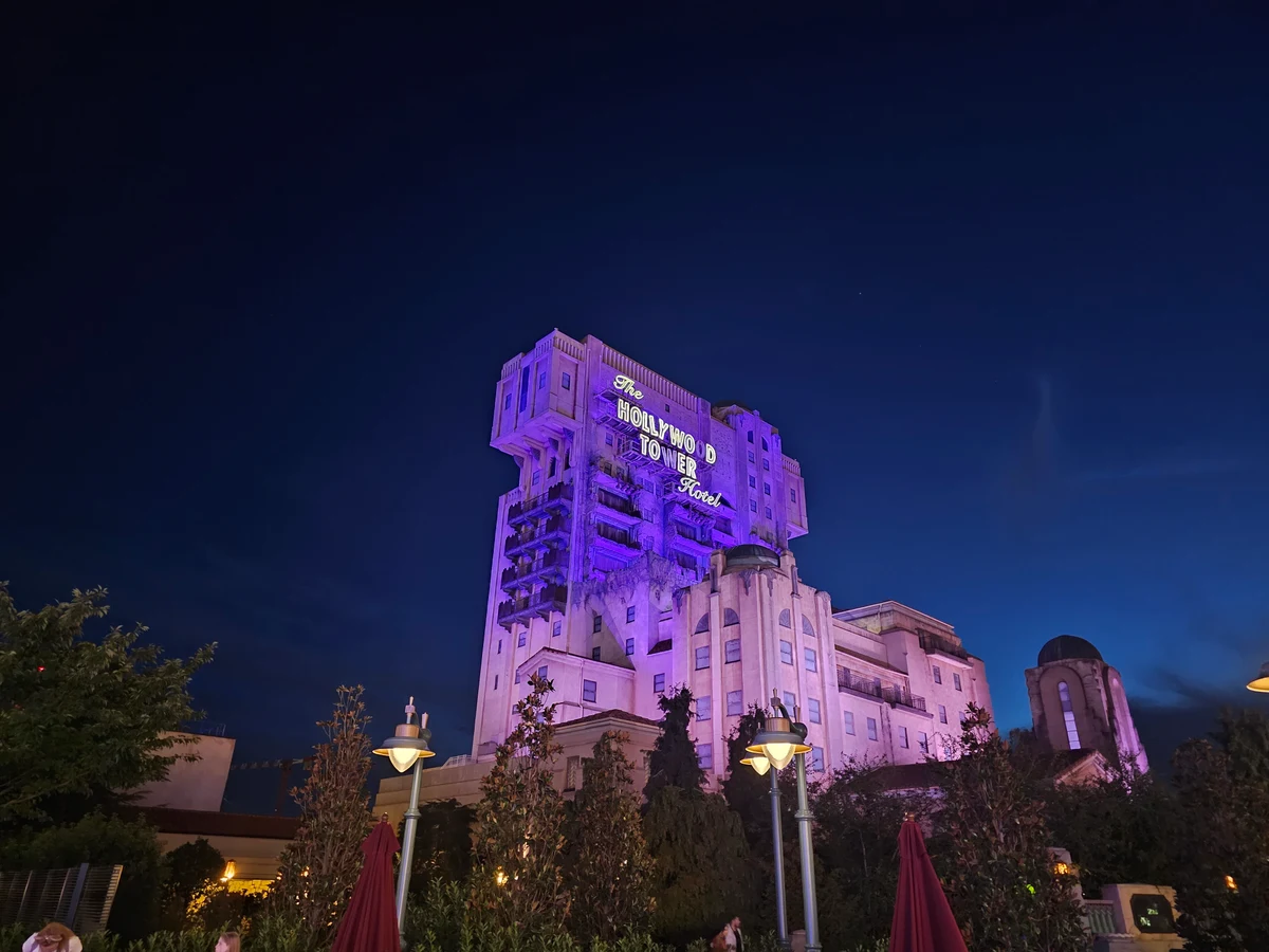 Disneyland Paris - Disney Adventure World - Tower of Terror at night