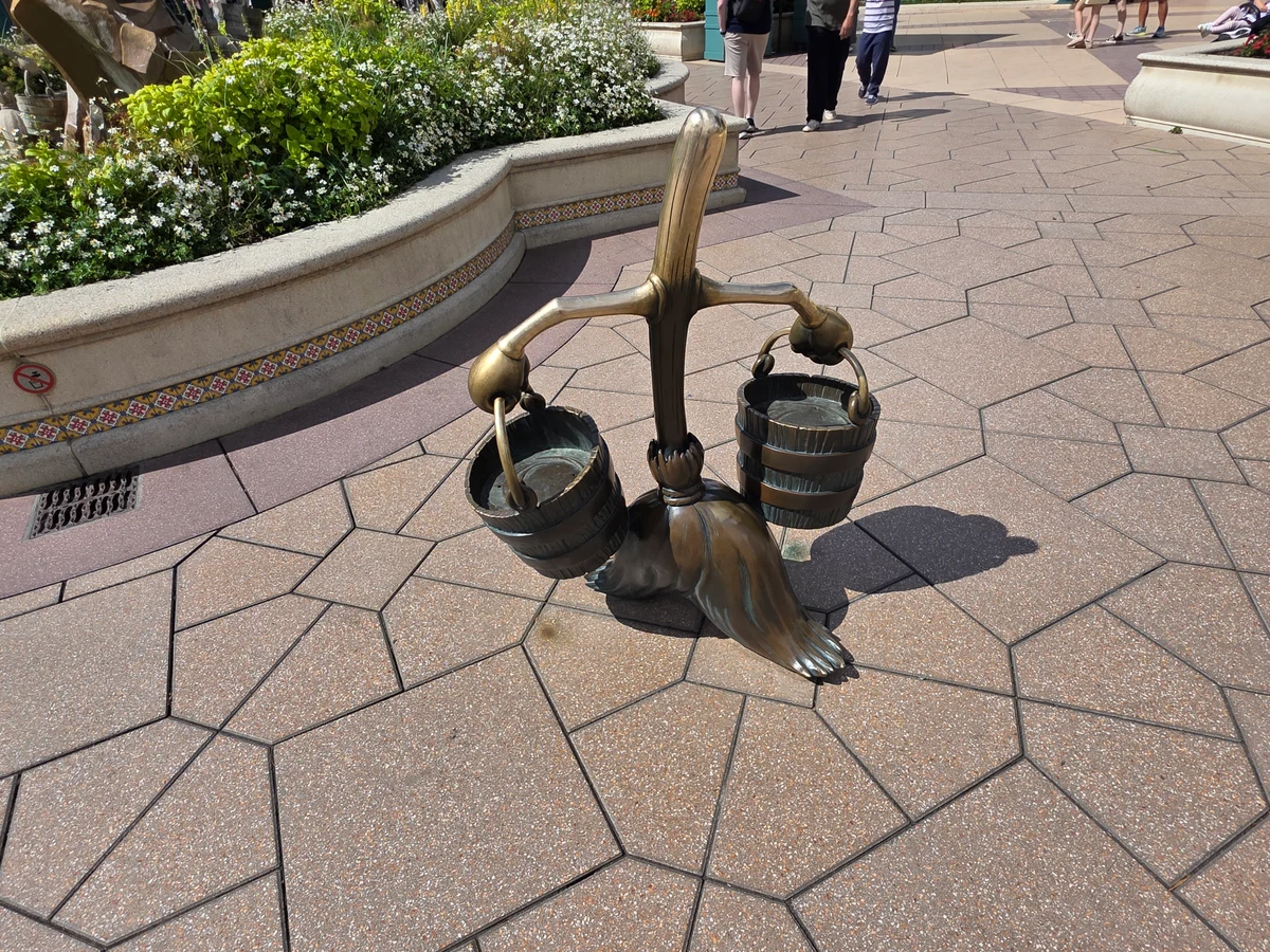 Disneyland Paris - Disney Adventure World - Enchanted Broom from Fantasia