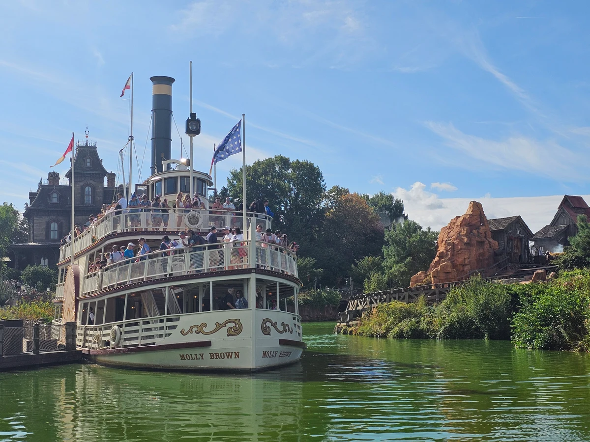 Disneyland Paris - Disneyland Park - Thunder Mesa Riverboat