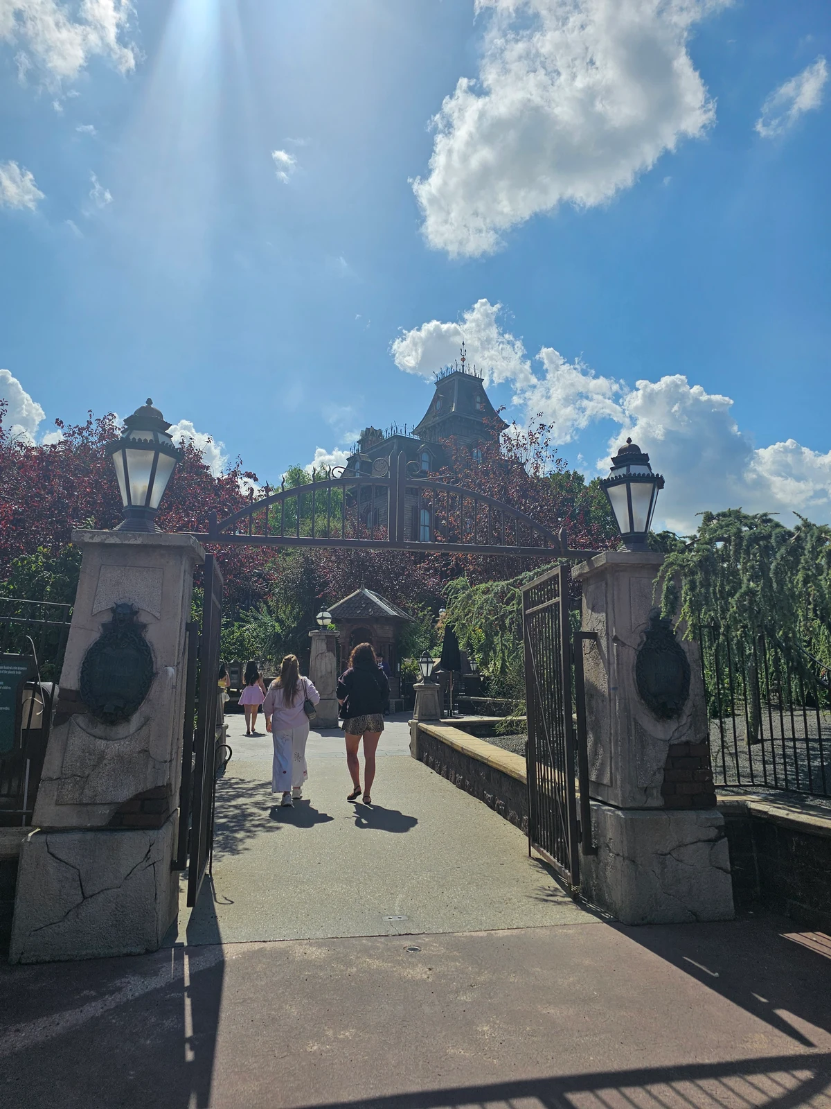 Disneyland Paris - Disneyland Park - Area by Phantom Manor