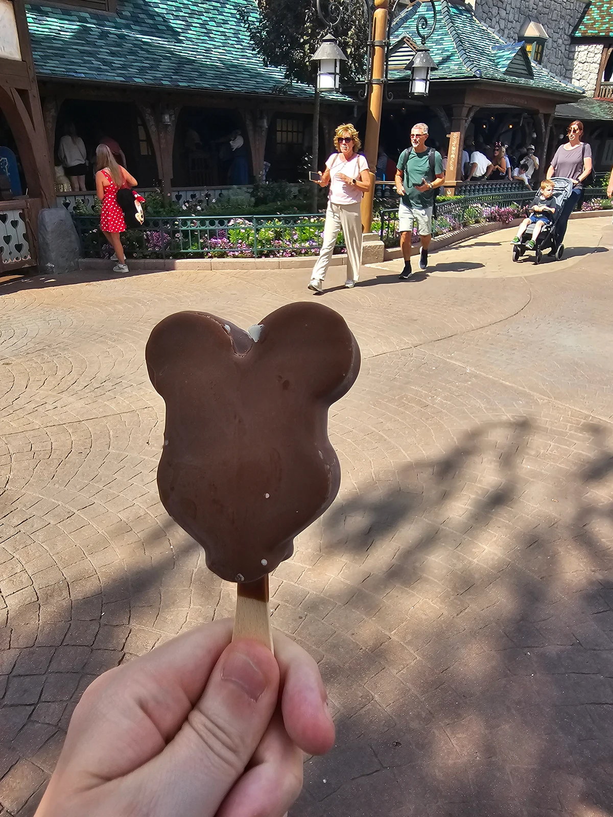 Disneyland Paris - Disneyland Park - Mickey Mouse Ice Cream - Random Ice Cream Stall