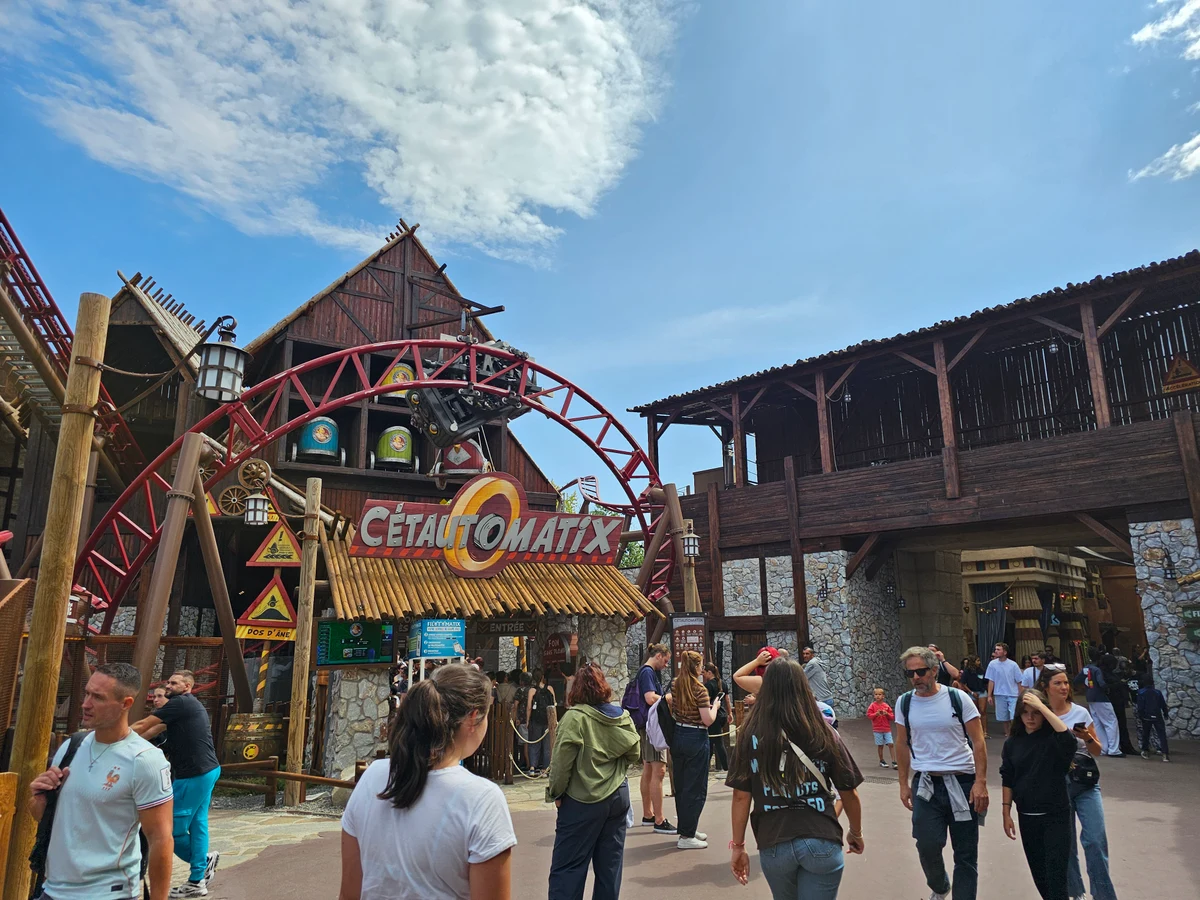 Parc Astérix - Cétautomatix entrance