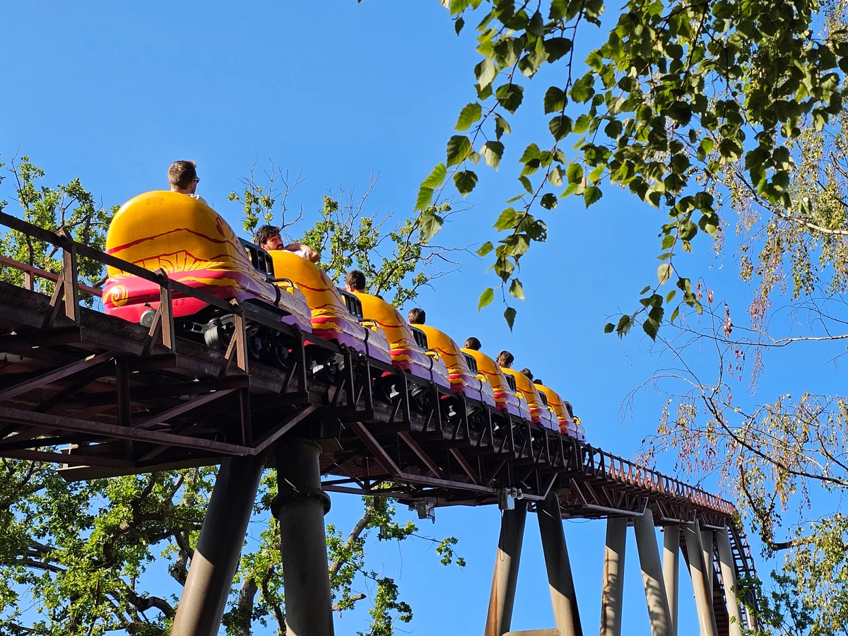 Parc Astérix - Trace Du Hourra lifthill