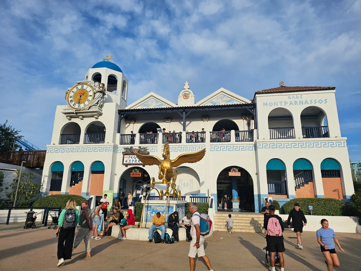 Parc Astérix - Pegasé Express entrance
